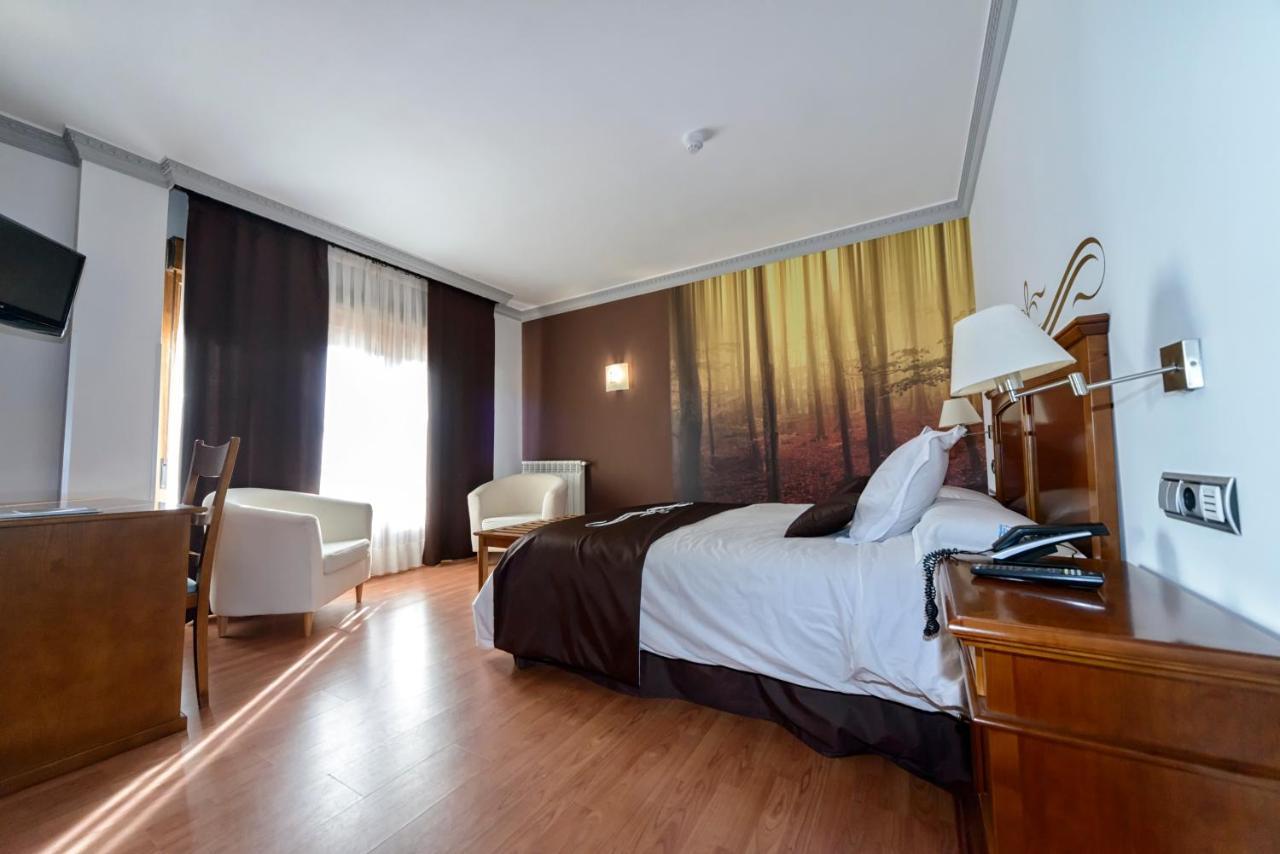 Hotel La Barrosa Abejar Eksteriør billede