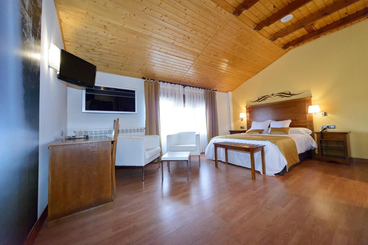 Hotel La Barrosa Abejar Eksteriør billede