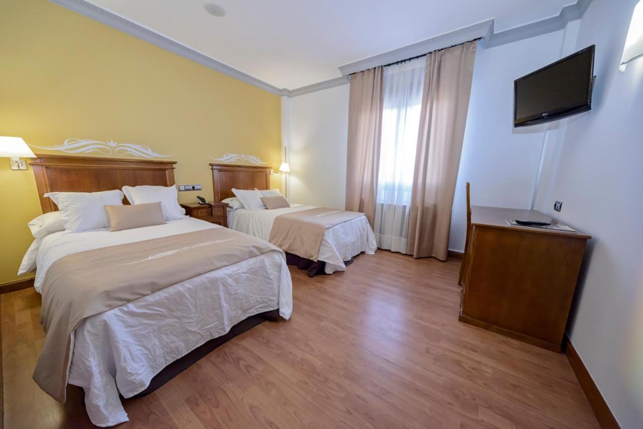 Hotel La Barrosa Abejar Eksteriør billede